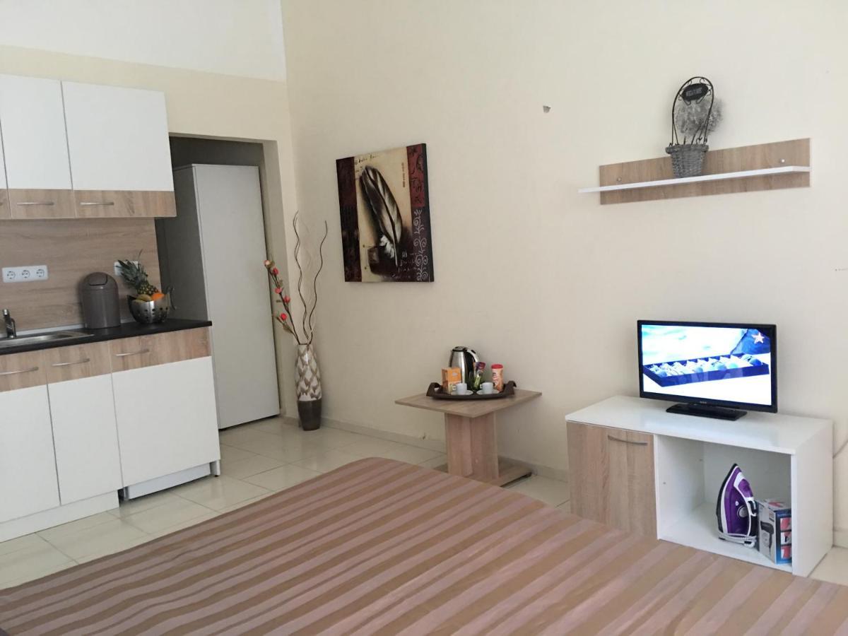 Apart Hotel Salt Lake Поморие Экстерьер фото